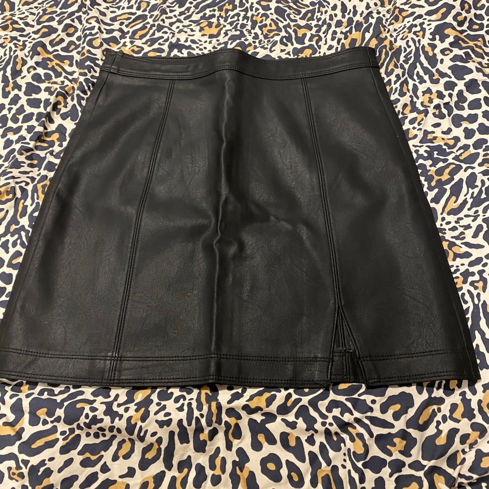 BLACK LEATHER SKIRT 😍🖤